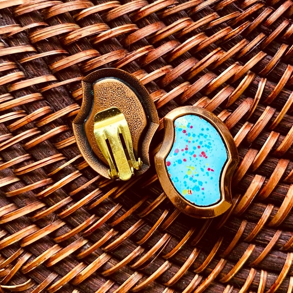 Vintage 1950s Copper and Confetti Enamel Clip On Earrings - Picture 2 of 5